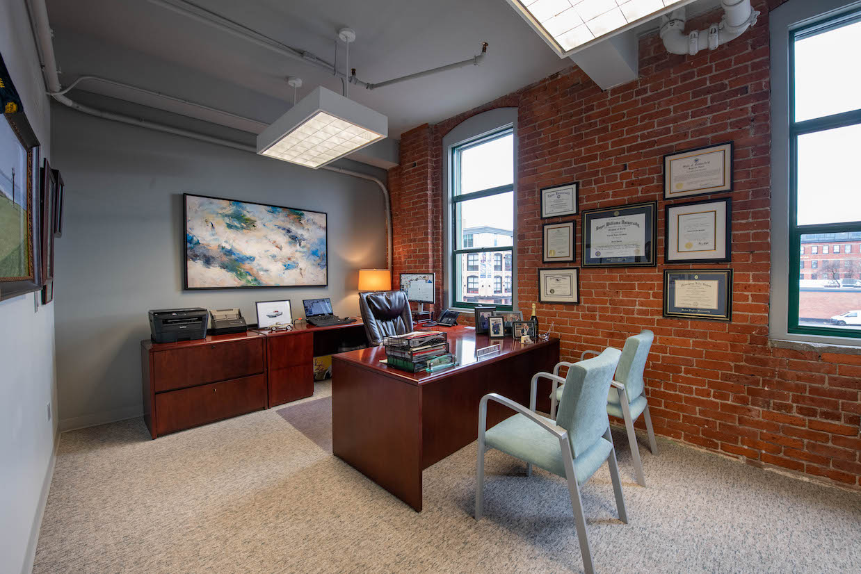 photo of an office at the law offices of ronald j. resmini